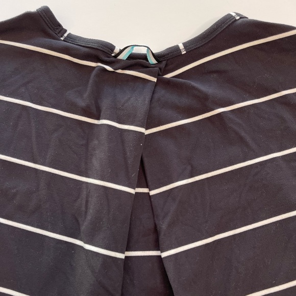 Ivivva by Lululemon Hanover Stripe White Black Mindful Moment Top Girls Size 8 - Picture 9 of 13